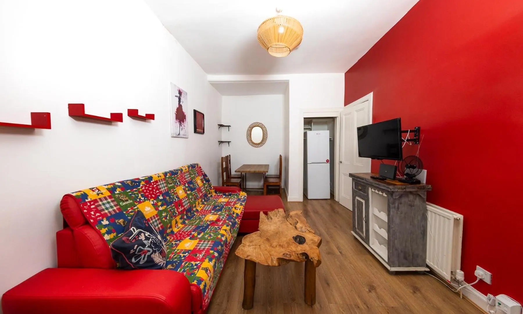 Desirable Edinburgh Apartment By The City Centre 0*,  Velká Británie
