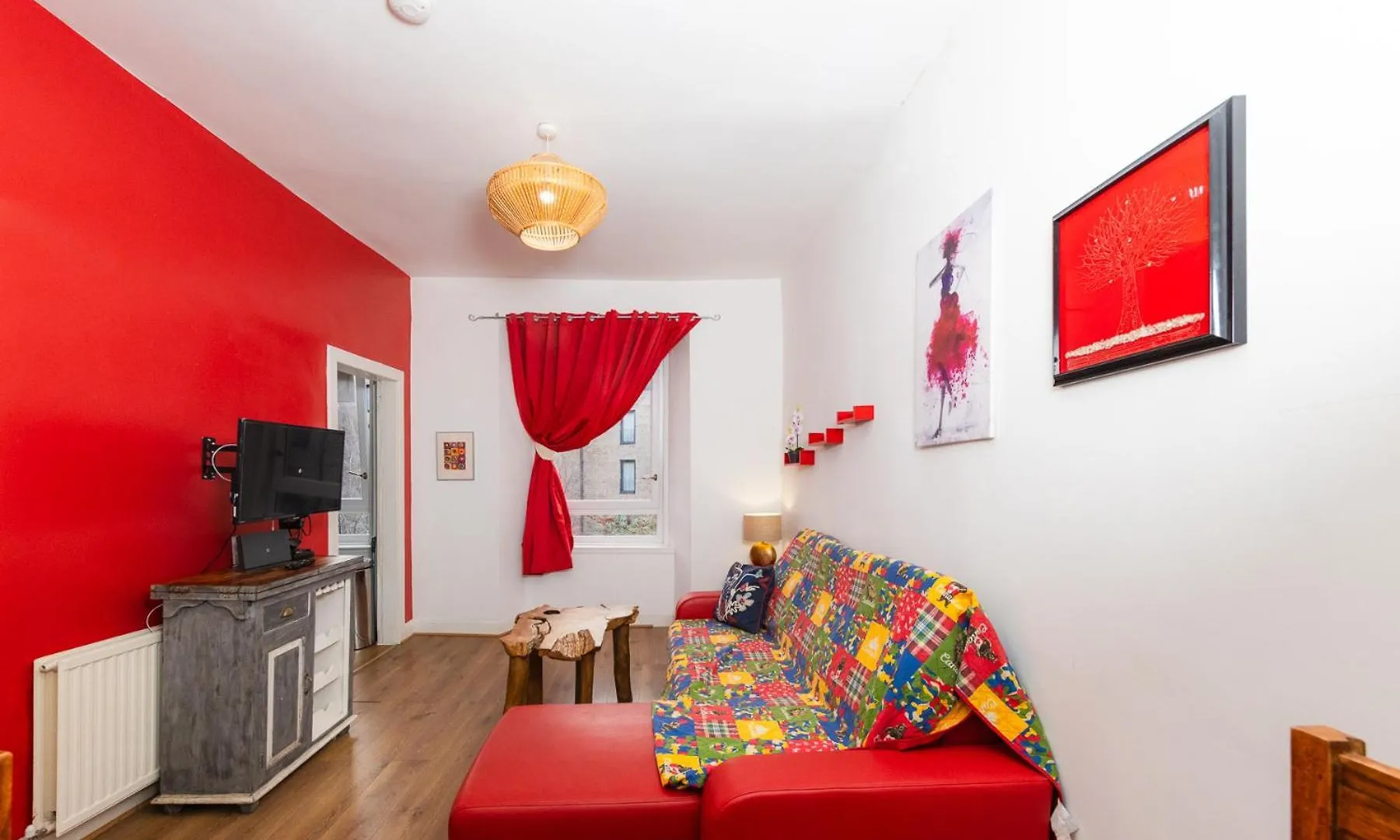 Desirable Edinburgh Apartment By The City Centre