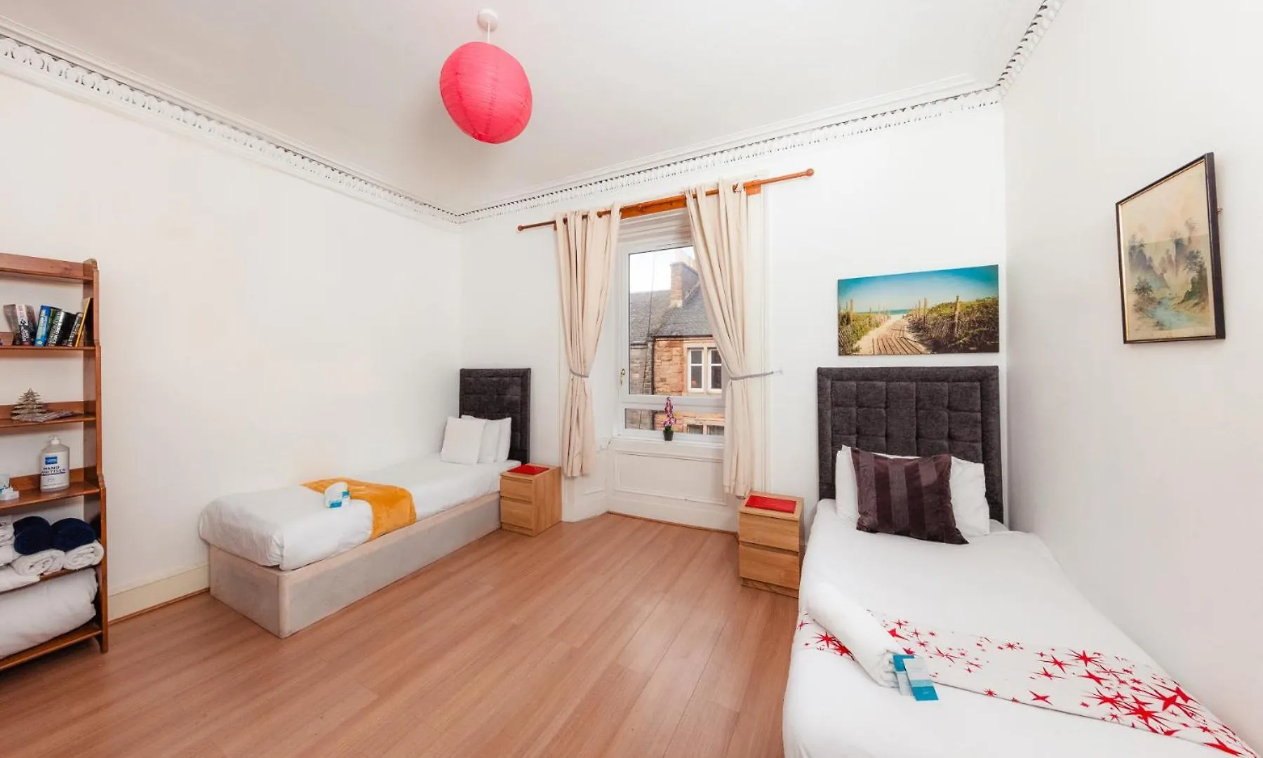 Desirable Edinburgh Apartment By The City Centre