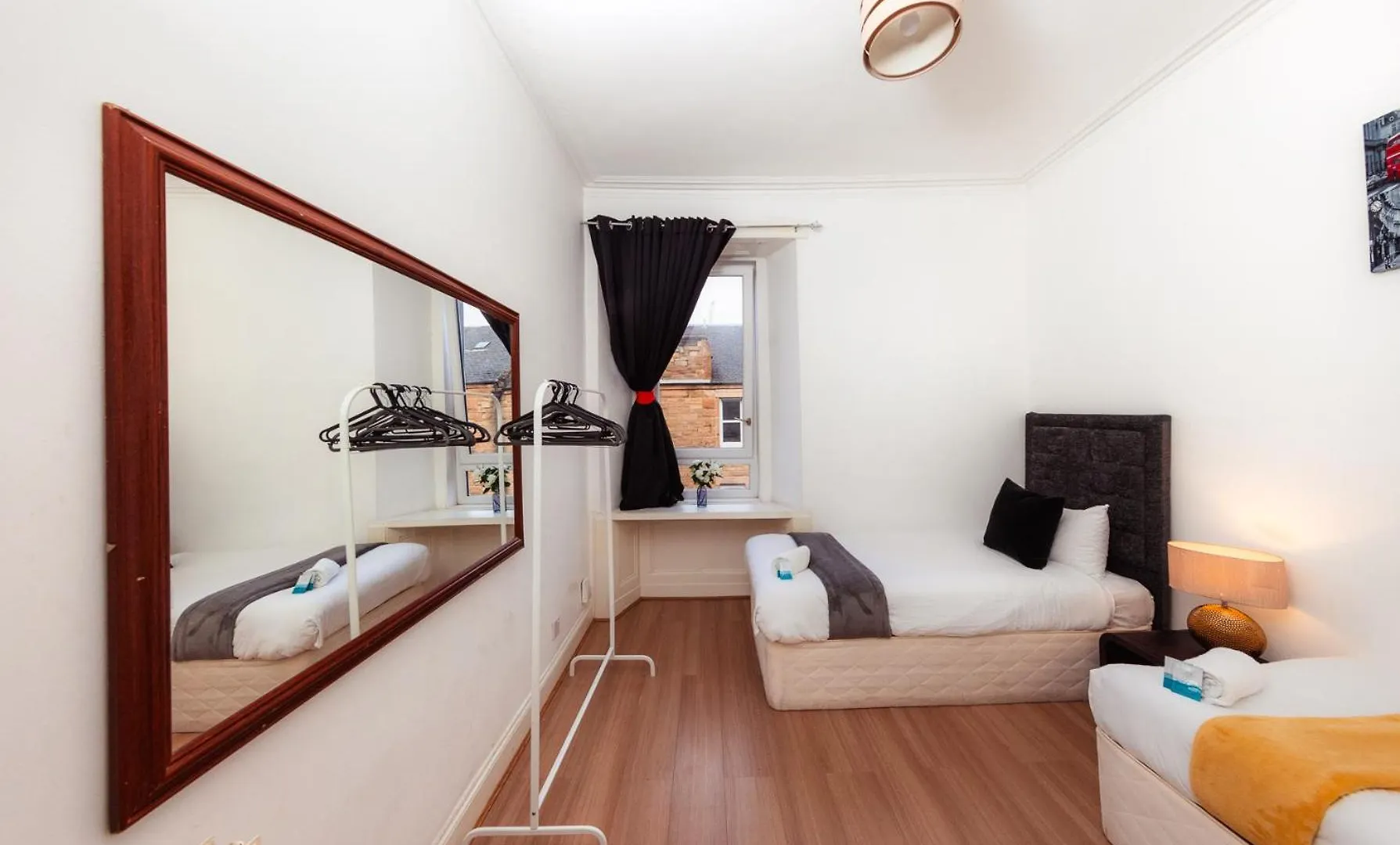 Desirable Edinburgh Apartment By The City Centre