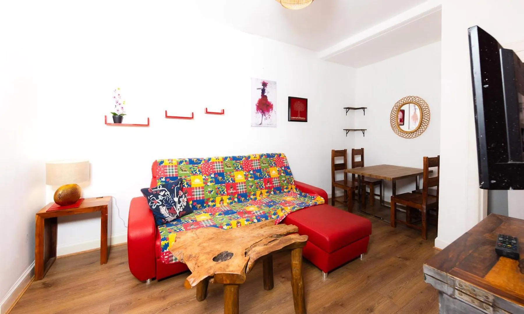 Desirable Edinburgh Apartment By The City Centre