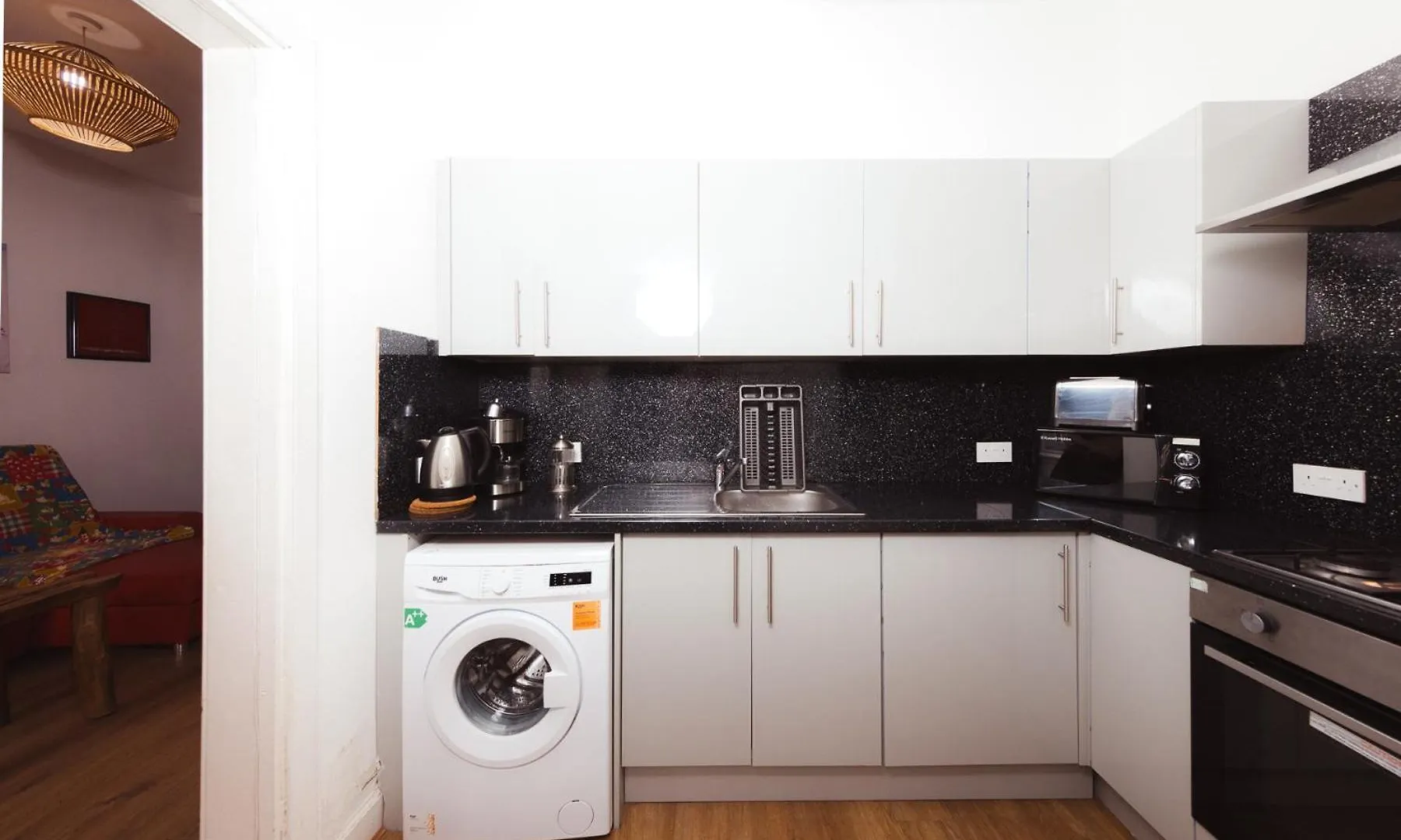 Desirable Edinburgh Apartment By The City Centre